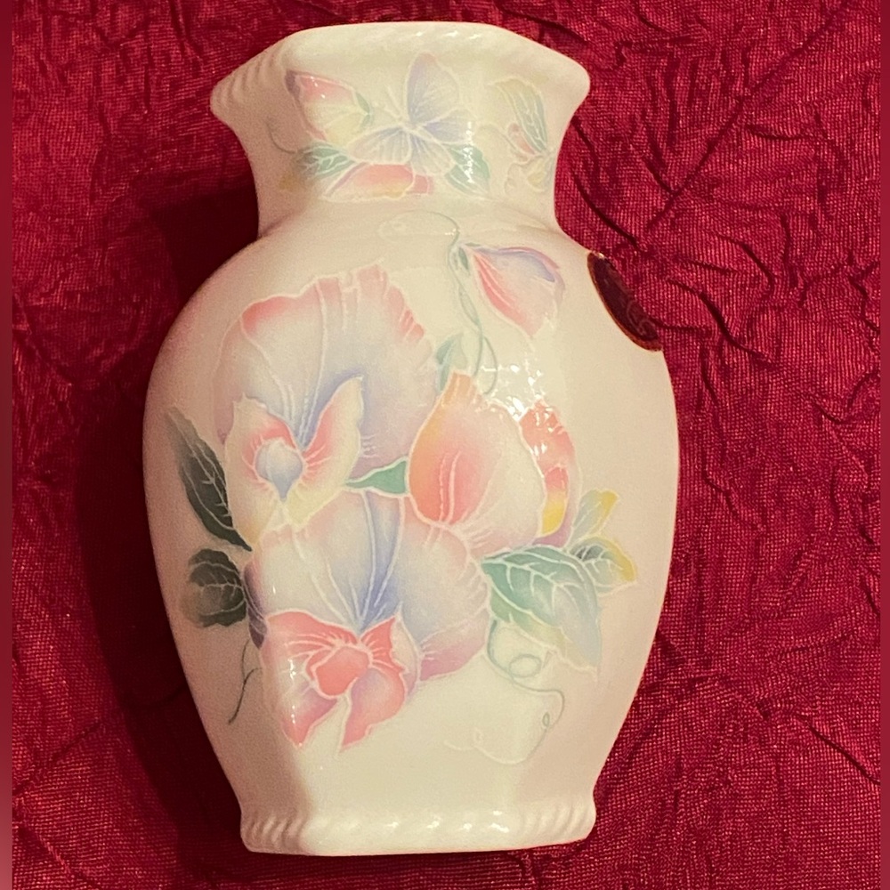 VTG 1950s Aynsley of England bone china 6-sided vase with irises and butterflies